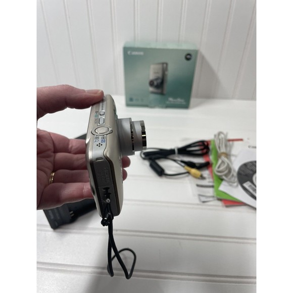 Canon PowerShot ELPH 100 HS Digital Camera Silver 12.1MP 4x Zoom Tested - Picture 11 of 12